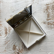 Load image into Gallery viewer, Pill Box Square - Kashida