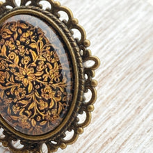 Load image into Gallery viewer, 25 mm Oval - Gold Leaf Painted Medallion Kashmir
