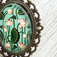 Load image into Gallery viewer, 25 mm Oval - Pichwai Lotus Green
