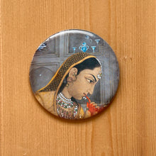 Load image into Gallery viewer, Fridge Magnet Round - Queen (Albert Hall Museum)