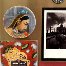 Load image into Gallery viewer, Fridge Magnet Round - Queen (Albert Hall Museum)