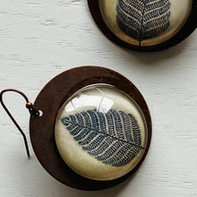 Load image into Gallery viewer, Round Copper Earrings with Glass - Patachitra Tree