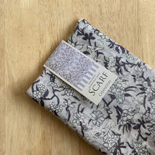 Load image into Gallery viewer, Scarf Chanderi - Painted Door, Hawa Mahal