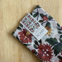 Load image into Gallery viewer, Scarf Chanderi - ۢMural, Karauli City Palace