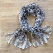 Load image into Gallery viewer, Scarf Chanderi - Painted Door, Hawa Mahal