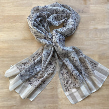 Load image into Gallery viewer, Scarf Chanderi - Painted Door, Hawa Mahal