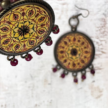 Load image into Gallery viewer, Balis with semiprecious stone - Painted Dome, Queen’s Quarters, Amer Fort, Jaipur
