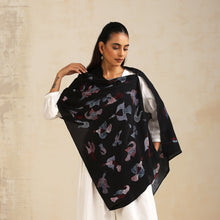 Load image into Gallery viewer, Cape Shrug - Birds Gond
