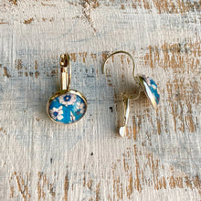 Load image into Gallery viewer, 12 mm Round Lever Back - Blue Pottery, Platter Details
