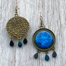 Load image into Gallery viewer, 30 mm Dangler with hand painted - Mughal Blue Flowers
