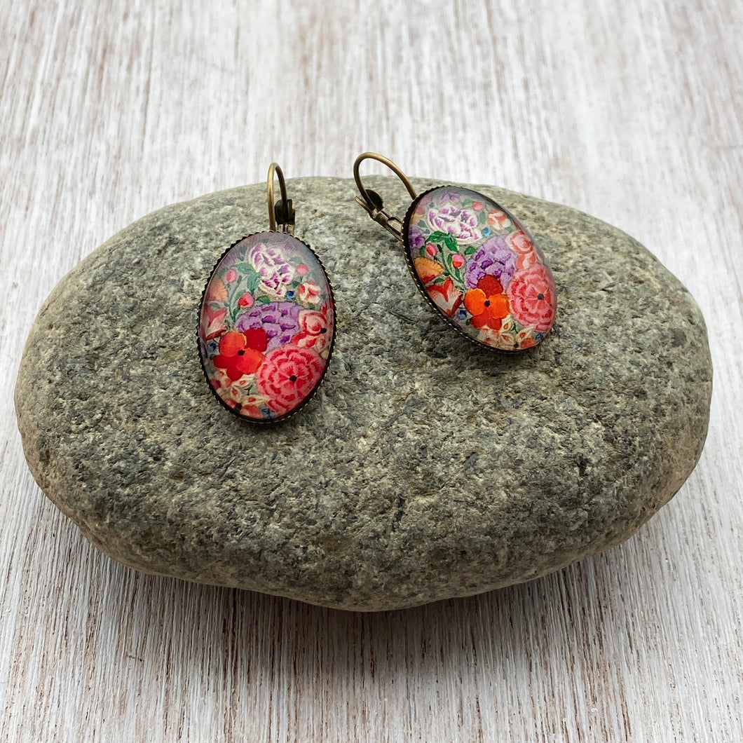 25 mm Oval Lever Back - Hazaarposh - Naqashi Kashmir Red Flowers