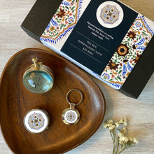 Load image into Gallery viewer, Gift Set  -  Pill Box, Paper Weight Clock, Key Ring,  Painted Medallion, Amer Fort, Jaipur
