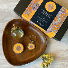 Load image into Gallery viewer, Gift Set  - Pill Box, Paper Weight Clock, Key Ring,  Painted Medallion, Nahargarh, Jaipur
