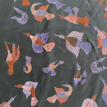 Load image into Gallery viewer, Scarf Crepe - Birds Gond
